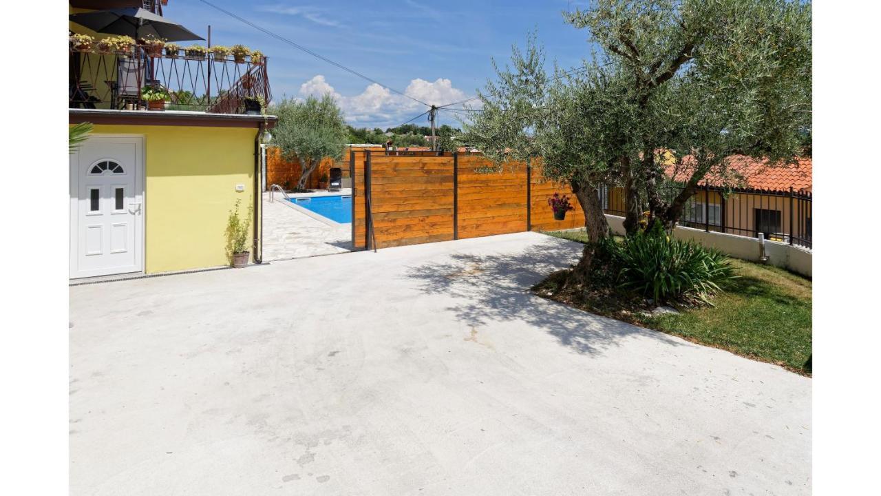 Holiday Home Vlady By Rent Istria Buje Zewnętrze zdjęcie